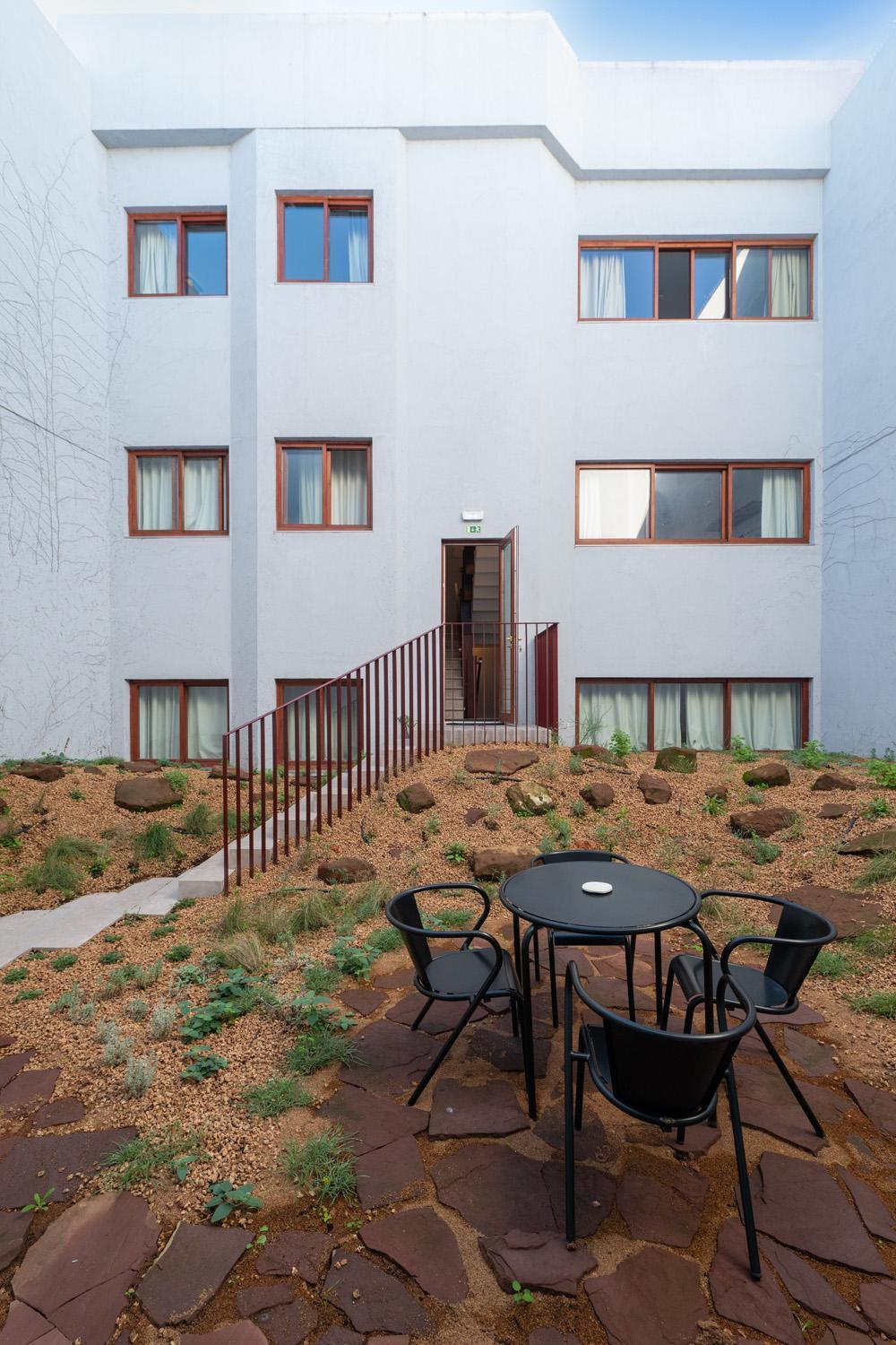 The Modernist, Architecture Experience Apartment *