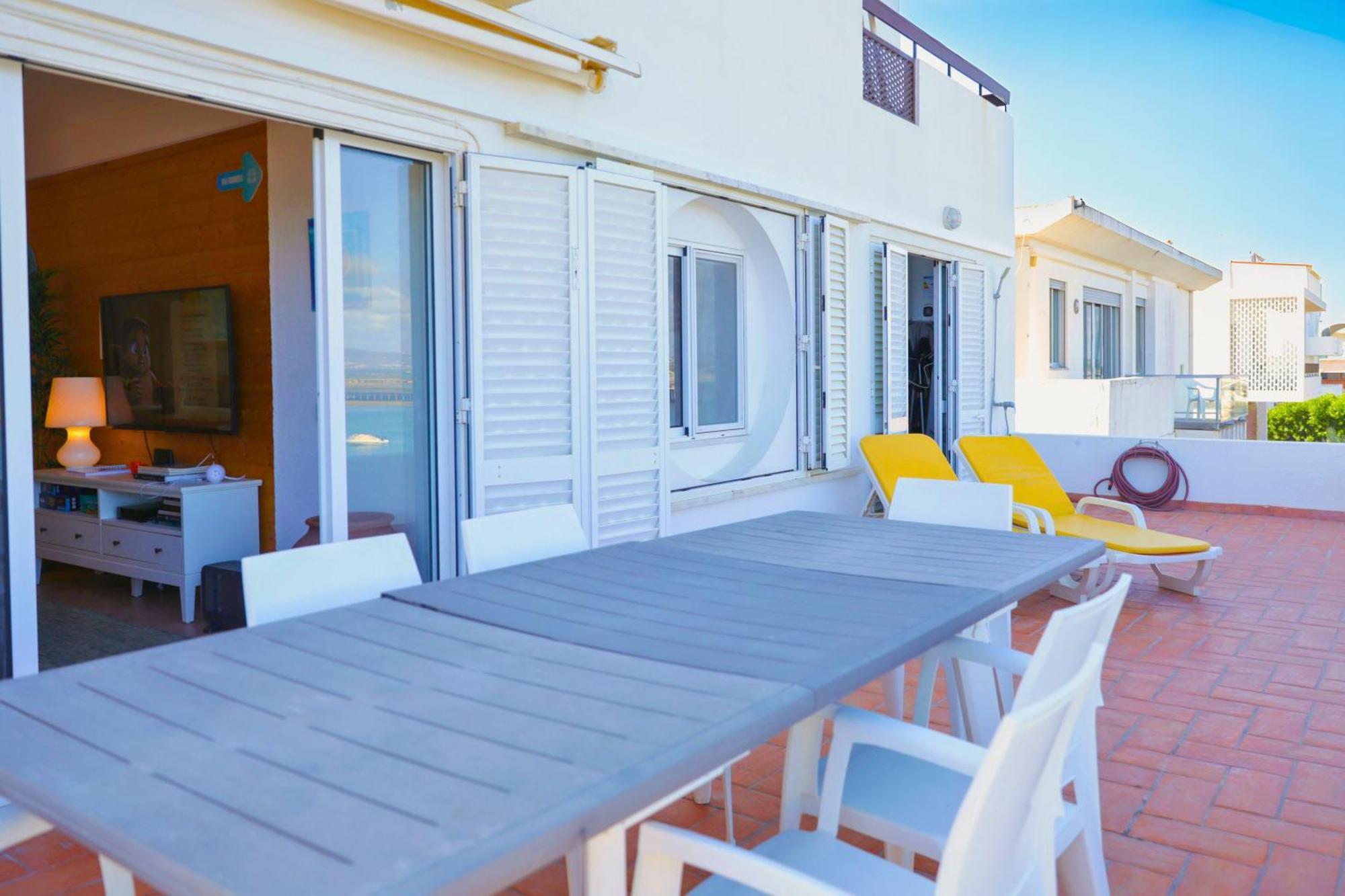 Apartment House On Island With A Dreamy Terrace And 7 Beds For The Perfect Escape Faro