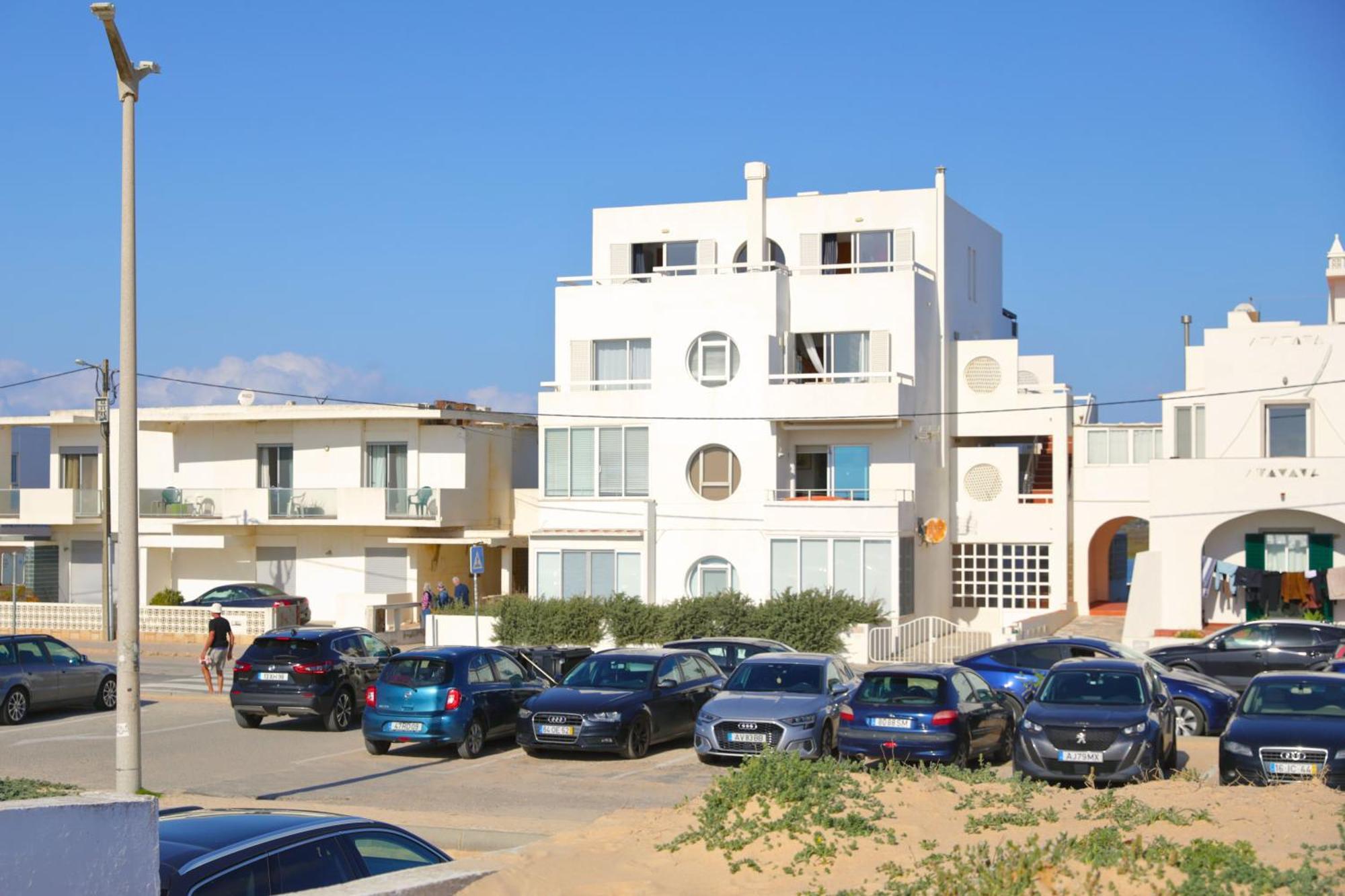 House On Island With A Dreamy Terrace And 7 Beds For The Perfect Escape Faro