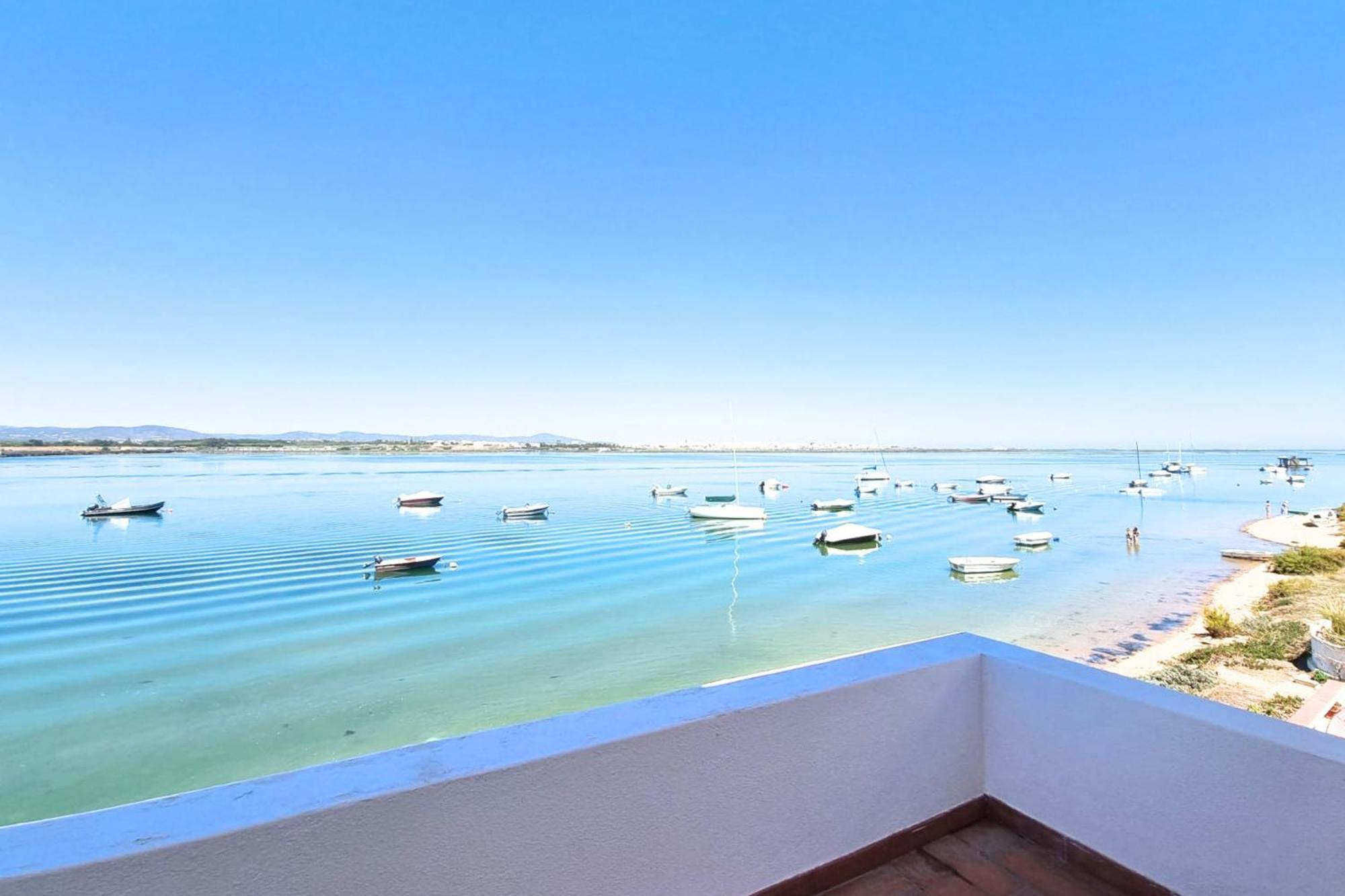 House On Island With A Dreamy Terrace And 7 Beds For The Perfect Escape * Faro