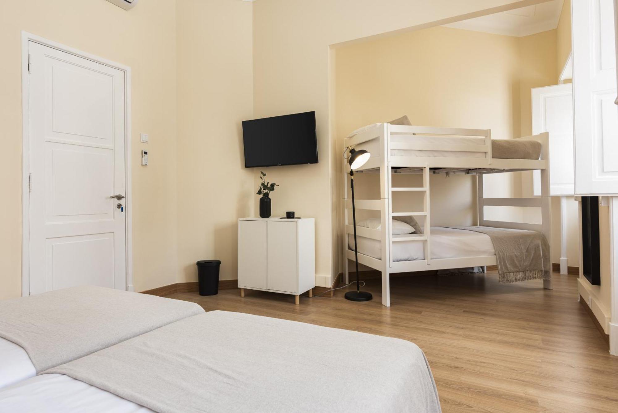 By Hd Guest house