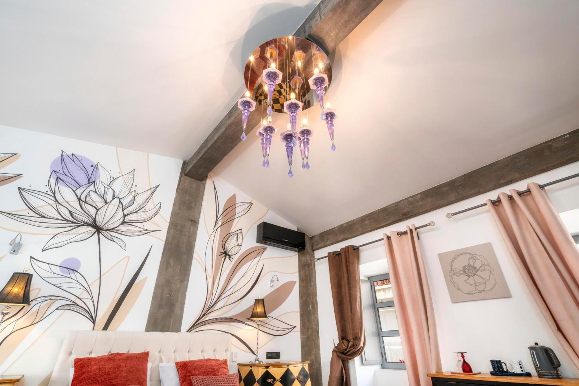 Oakmoon House