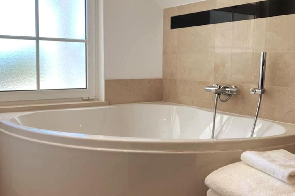 Villa Lana - Heated Pool - Sea View - Two Independent Floors