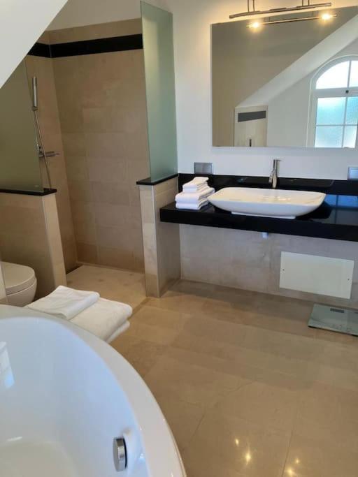 Lana - Heated Pool - Sea View - Two Independent Floors * Faro