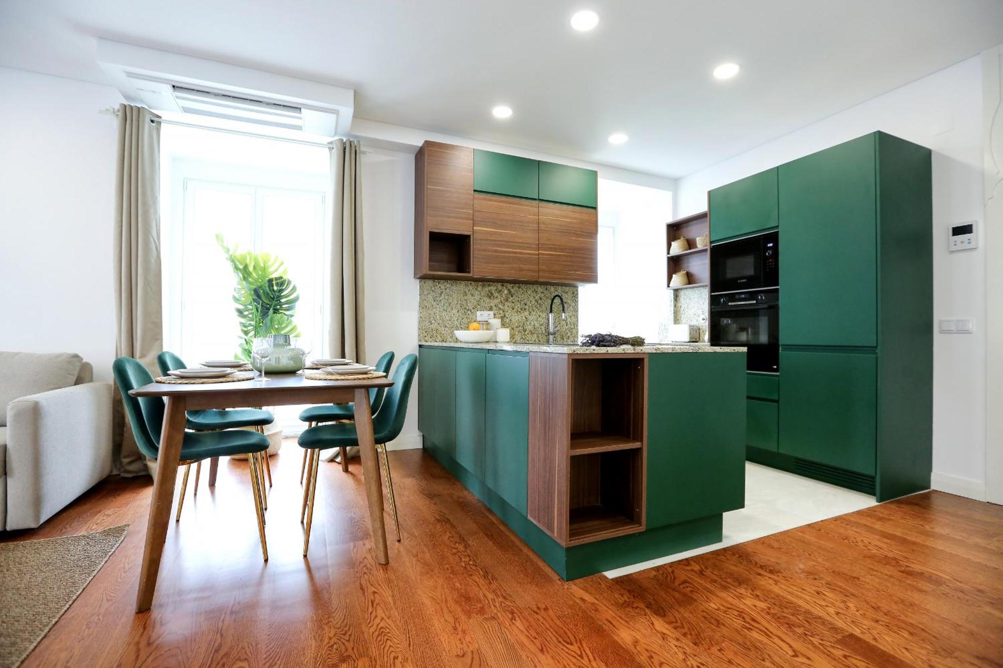 Bliss In Faro, One-bed Oasis Apartment *