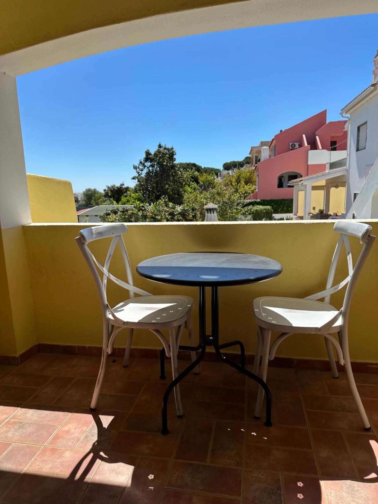 Casa Amarela Homestay