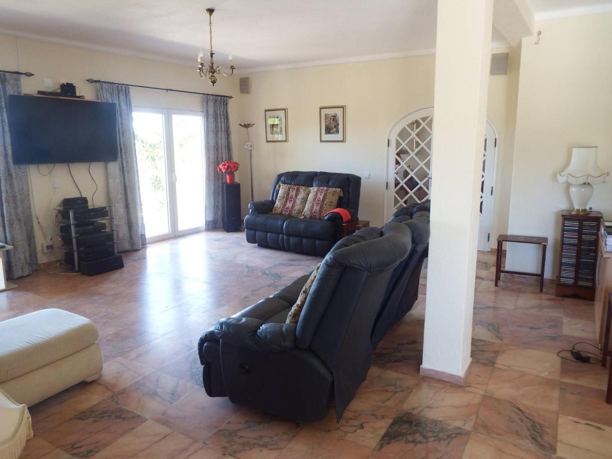 Villa Spacious Lara Estoi With Heated Pool *