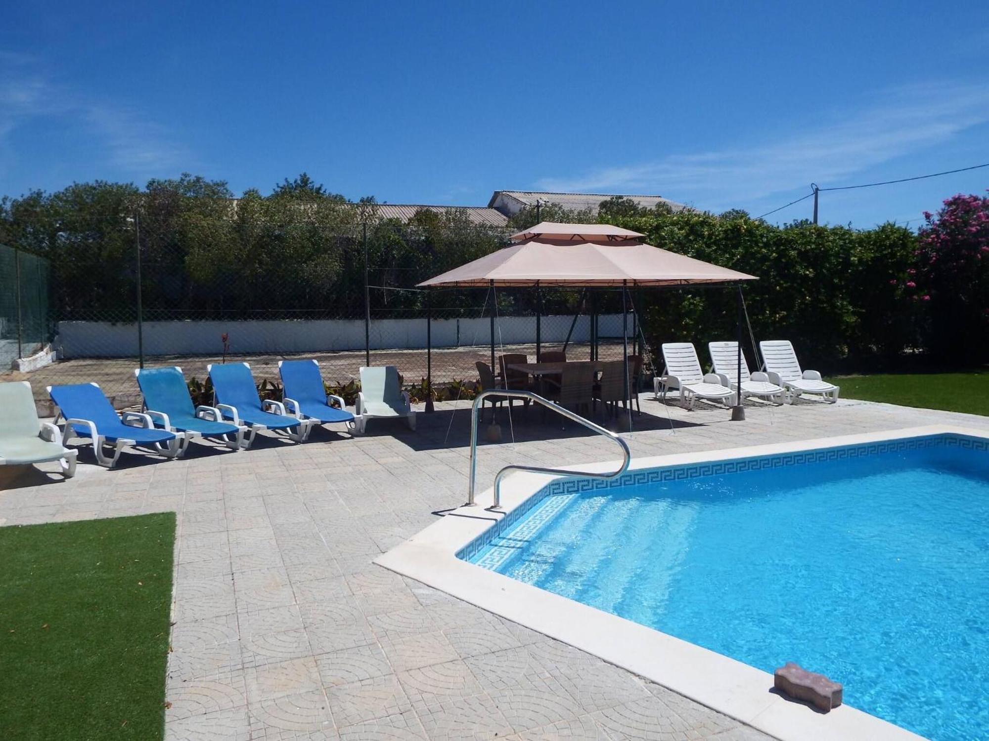 Spacious Lara Estoi With Heated Pool Faro
