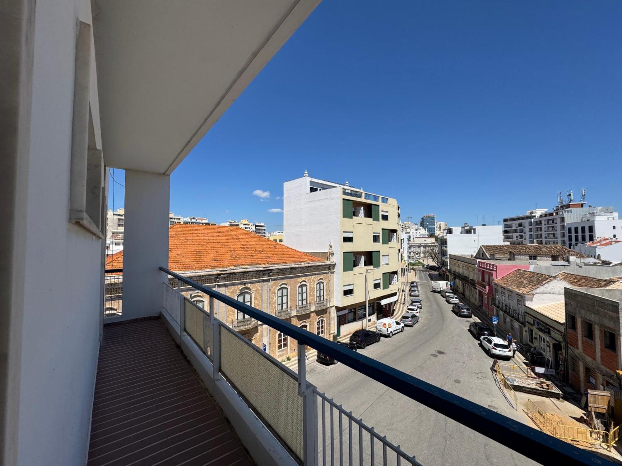 4 Bedroom In Downtown *