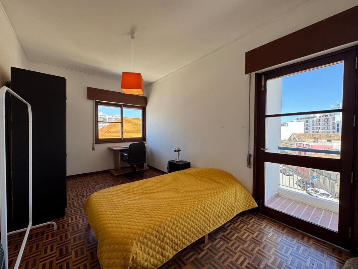 4 Bedroom In Downtown Apartment *
