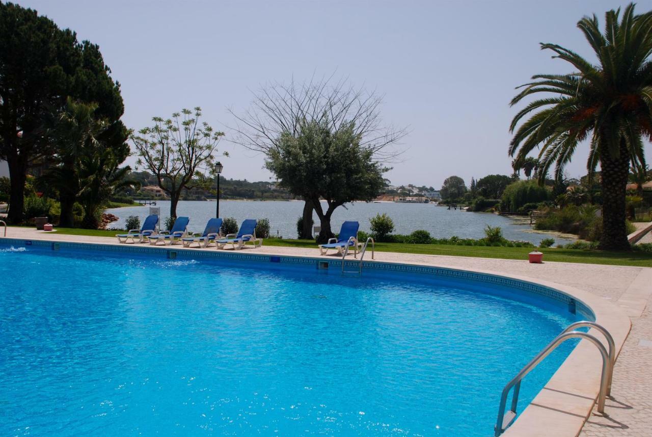 3 Bed Lakeside Village Quinta Do Holiday home Faro