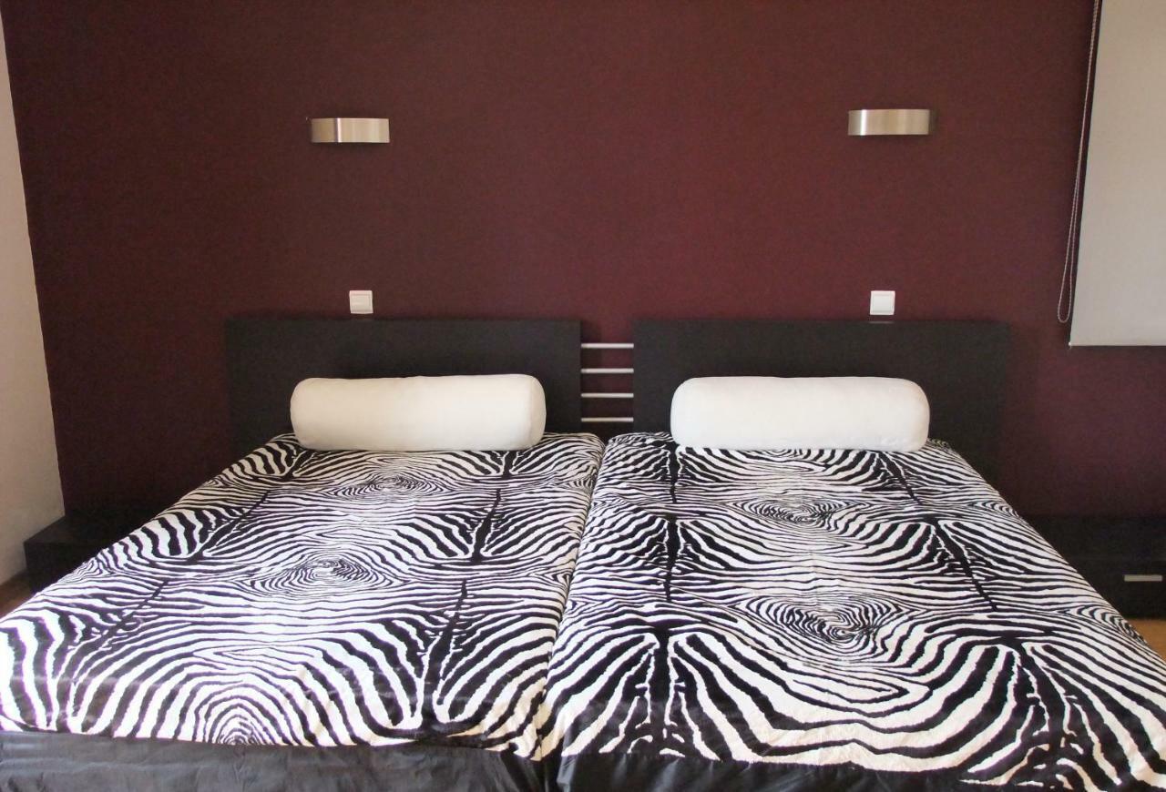 Black Hill Homestay *