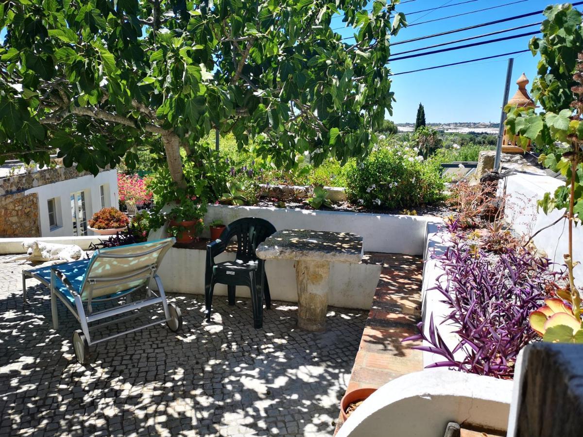 Casa De Pedra E Cal *
