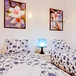 Trem - Located In Old City - Faro