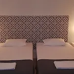 Hostel A Casa Da Arvore