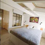 Cozy House In Center