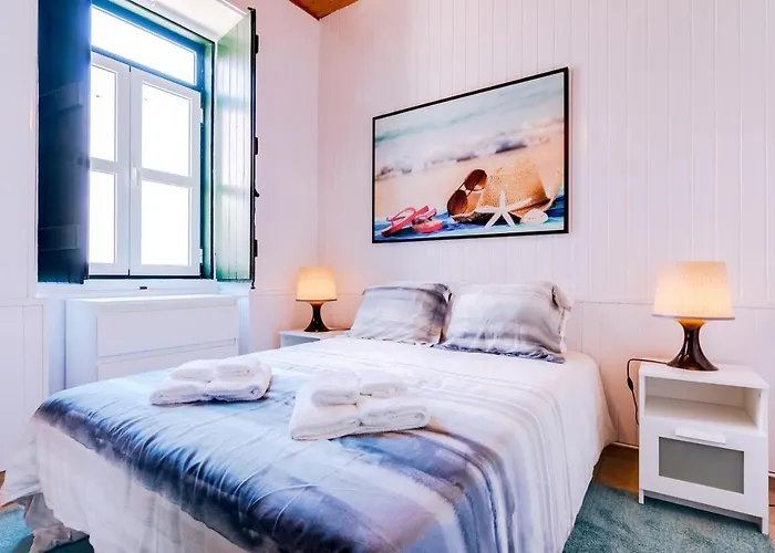 Trem - Located In Old City - Faro