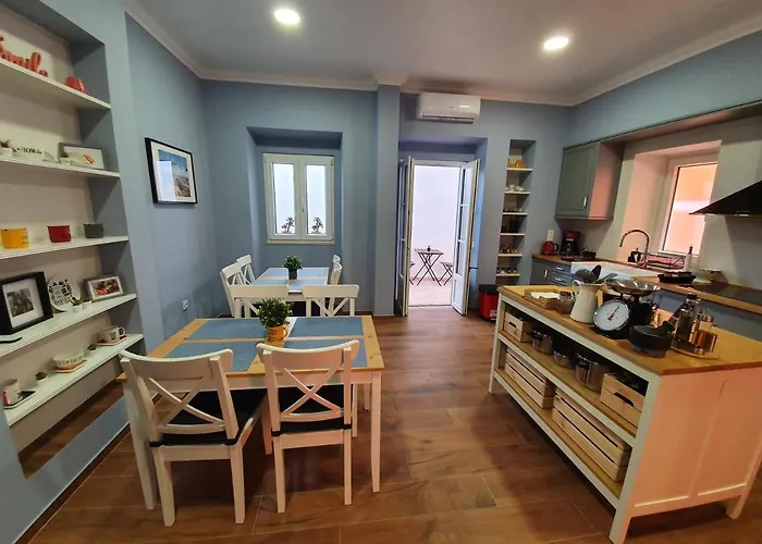 Inn Faro - Casa Amarela - Guest House