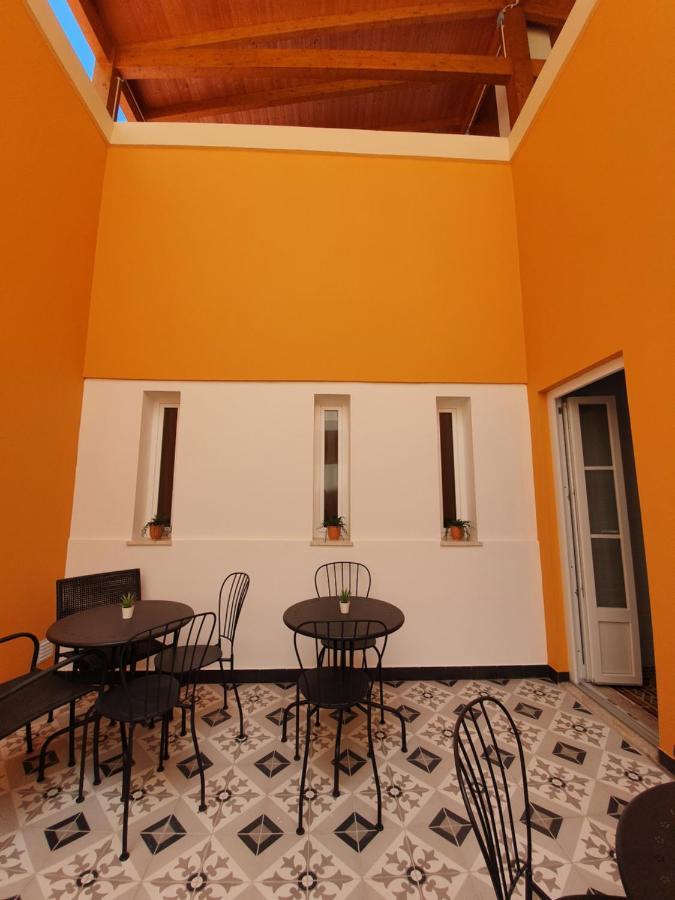 - Casa Amarela - *