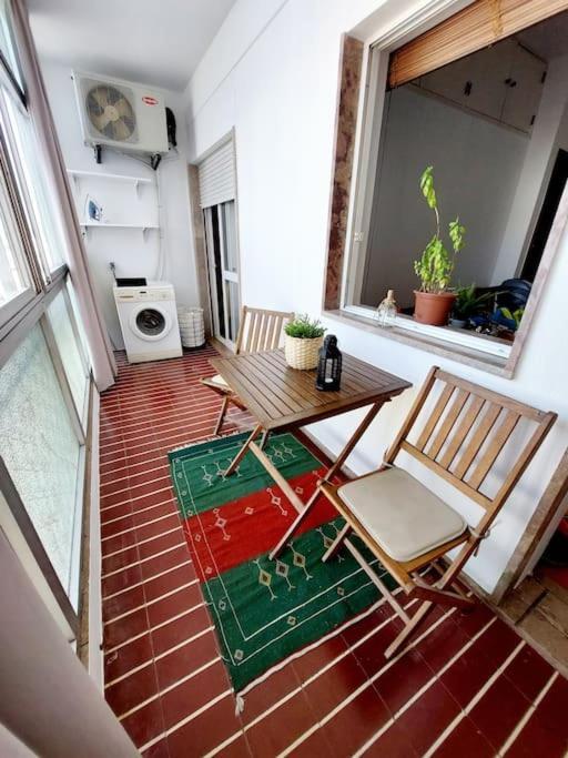 Charming Avenue Apartment *