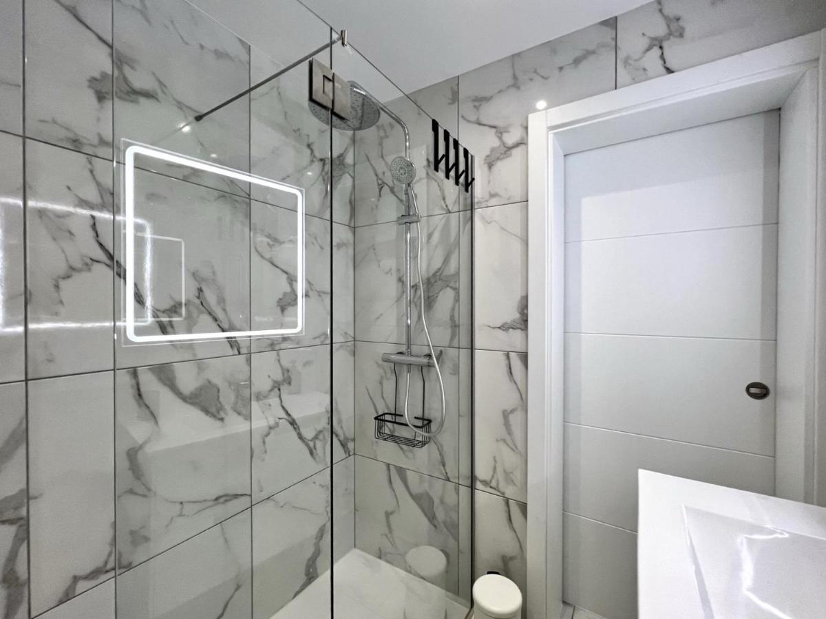 Deluxe By Homing Apartment *
