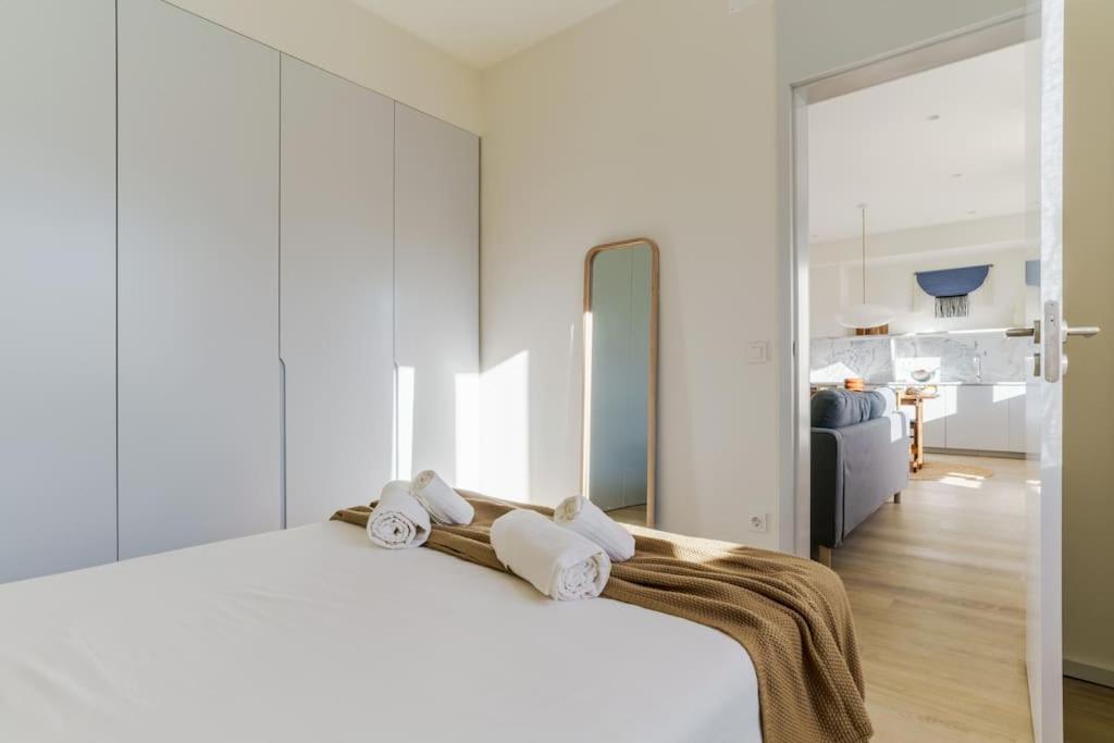 Modern & Bright - Mercado 22 Apartment