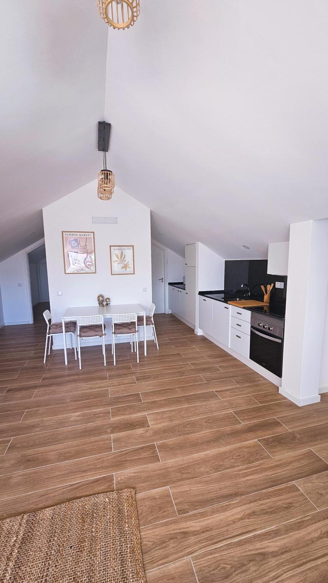 Apartment Carmo Center 3 *