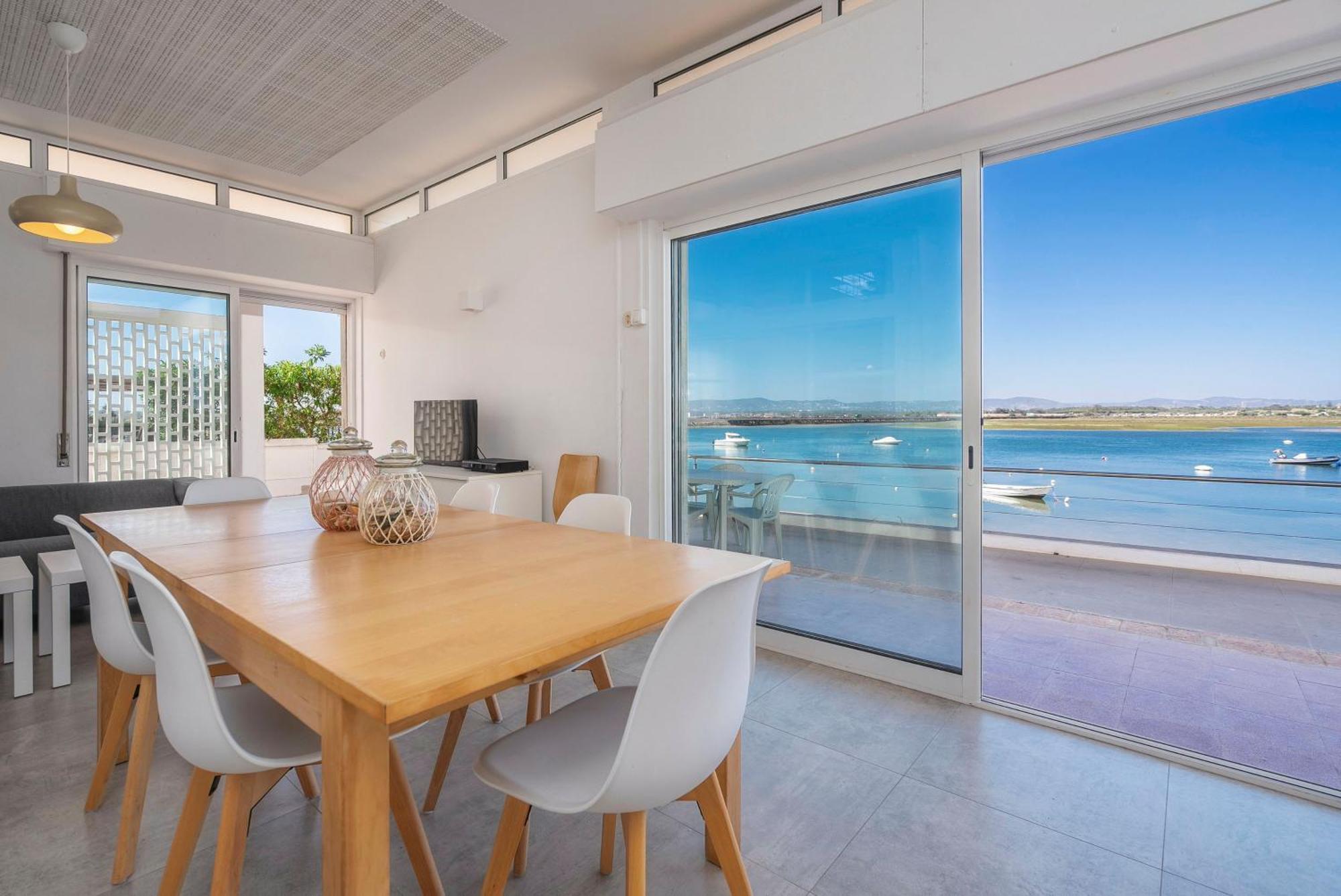 Holiday home Sundance House