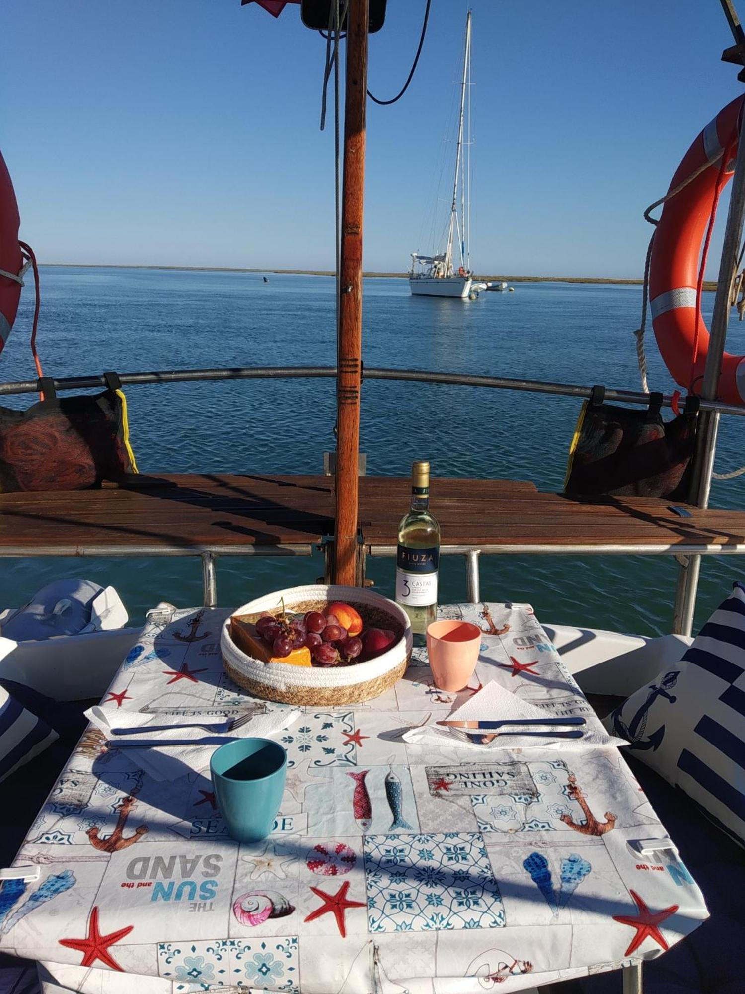 Houseboat - In Ria Formosa *