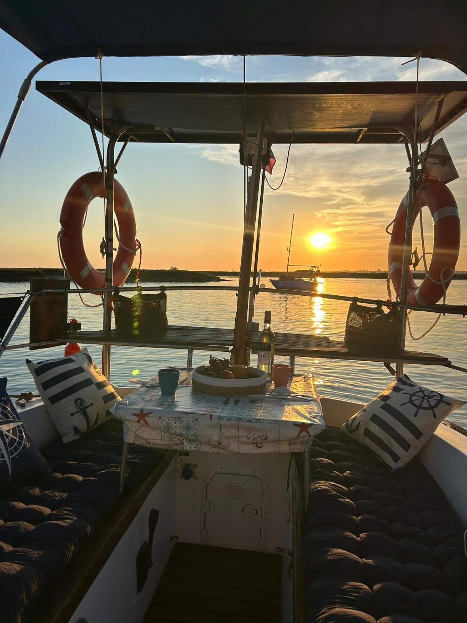 Houseboat - In Ria Formosa *