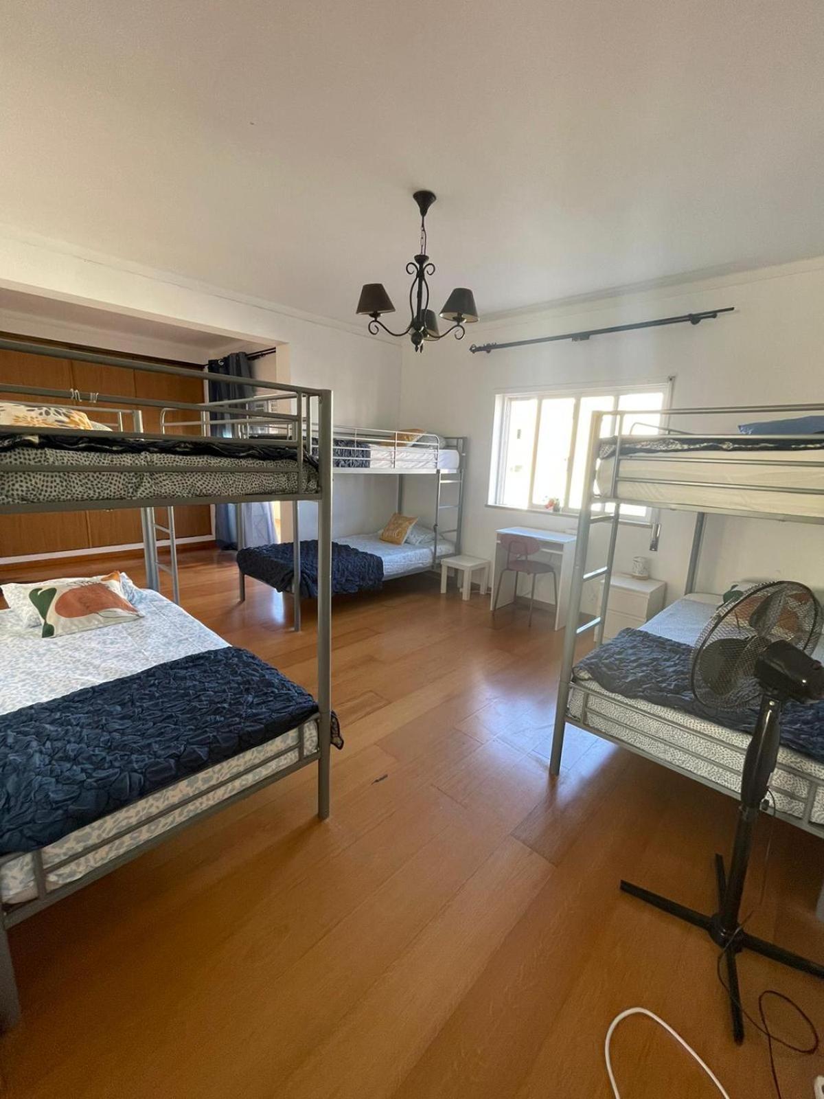 Wakeup Triplex House Hostel *