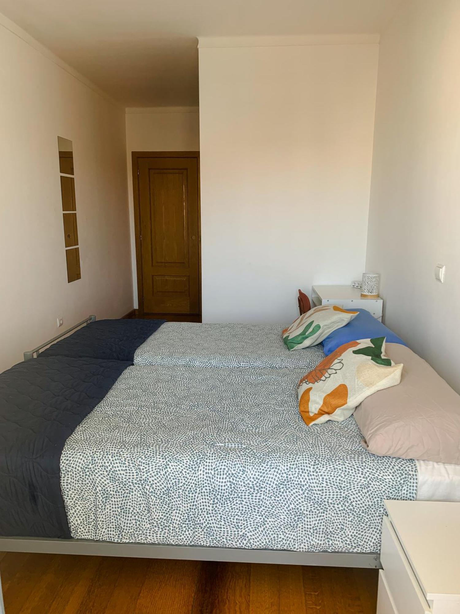 Hostel Wakeup Triplex House *
