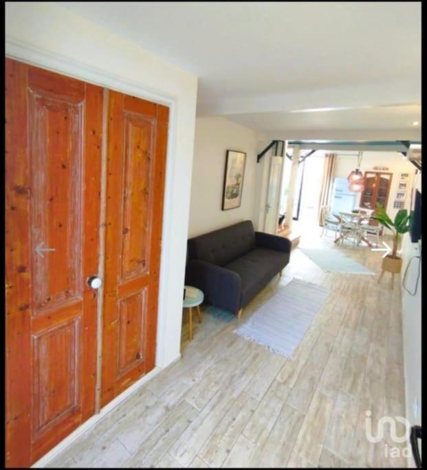 Cozy House In Center