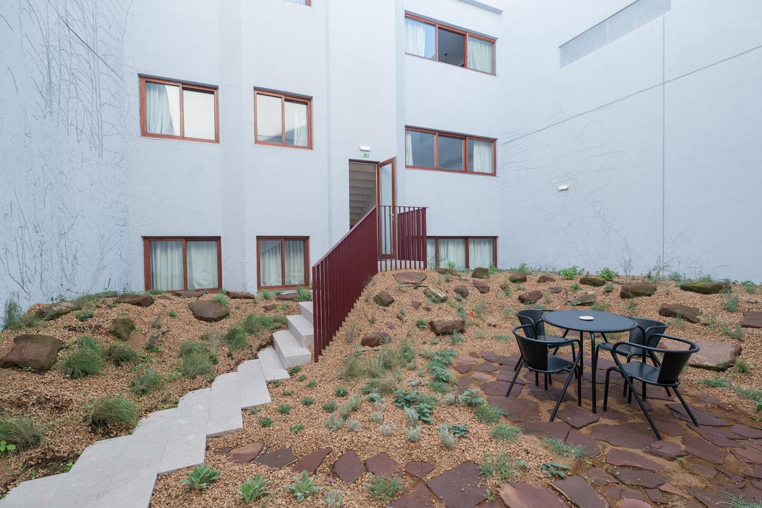 The Modernist, Architecture Experience Apartment *