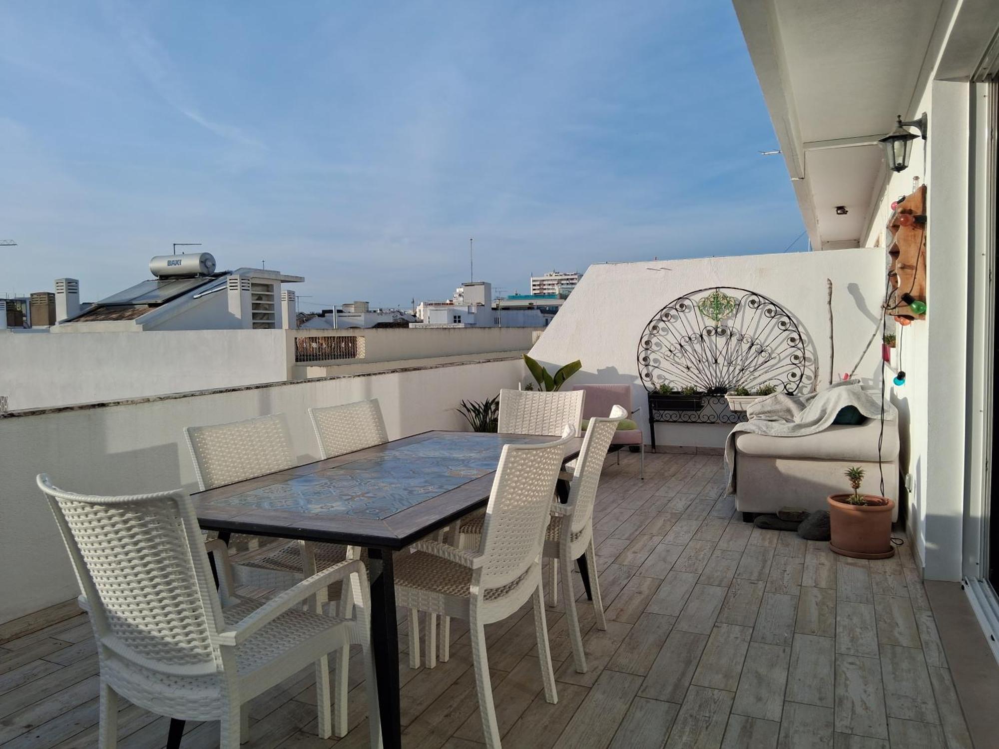In Art And Apartment Faro