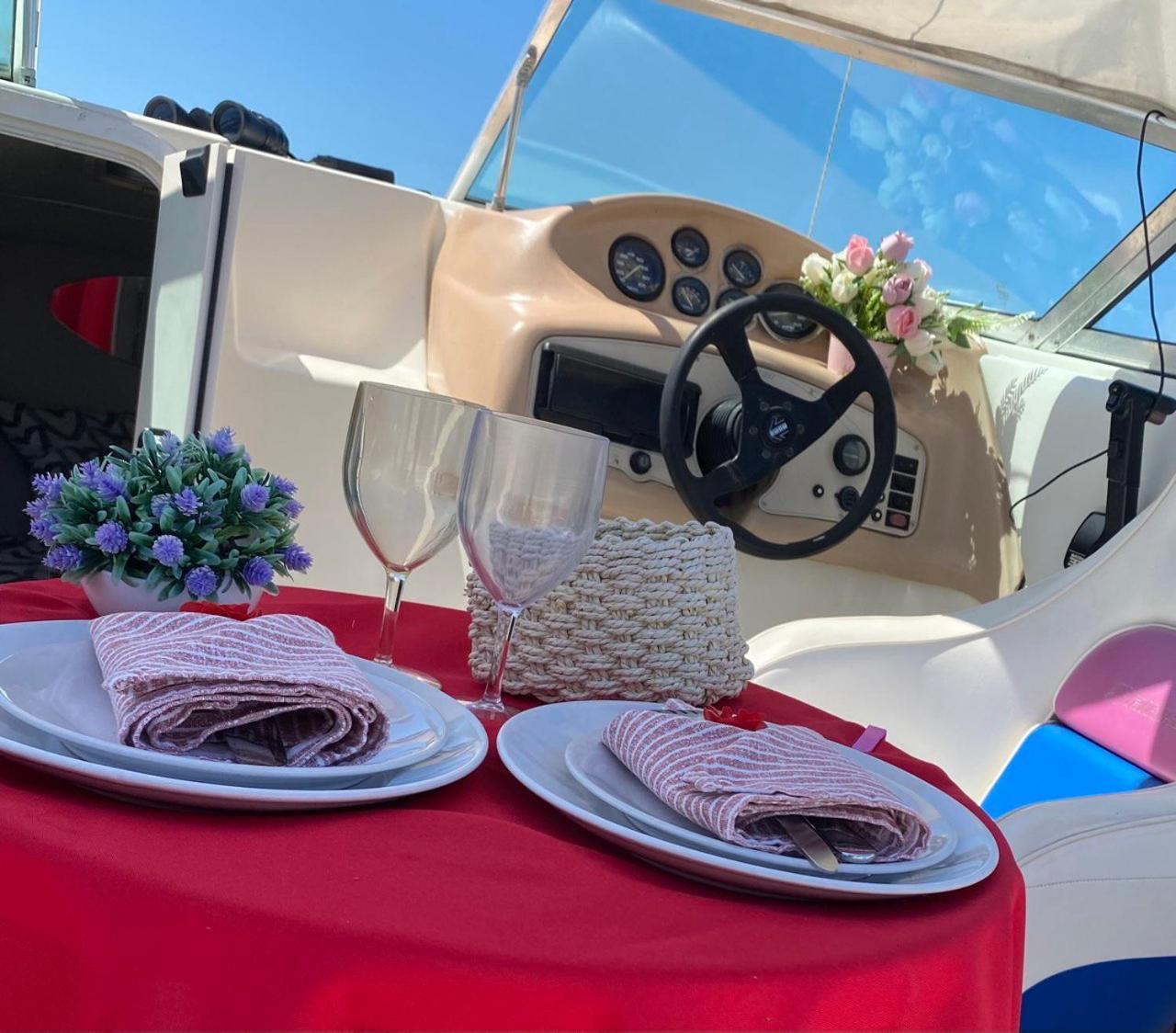 Botel Guestboat Milagre