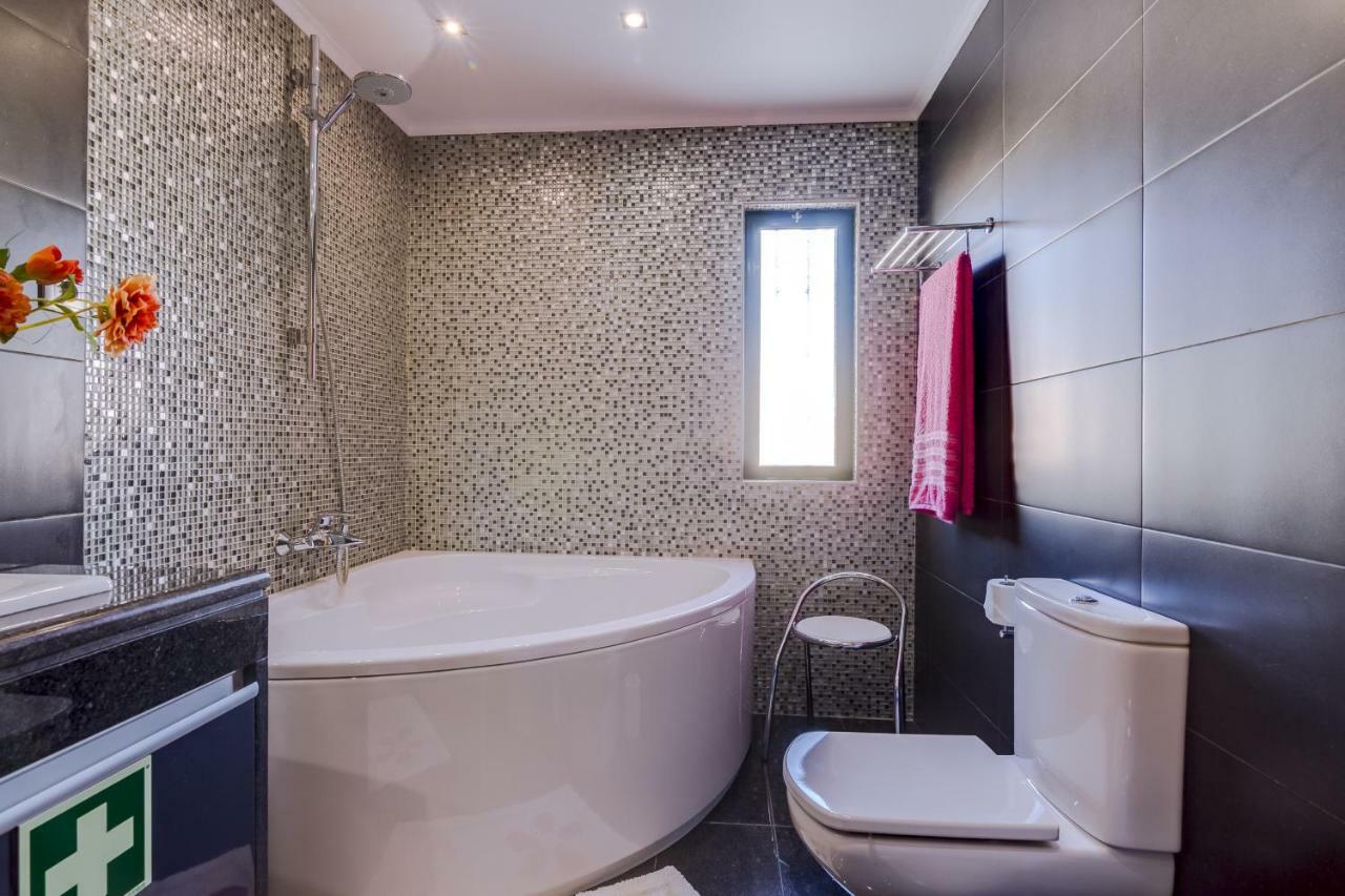 Palma - 4 Bed Near The Center - *